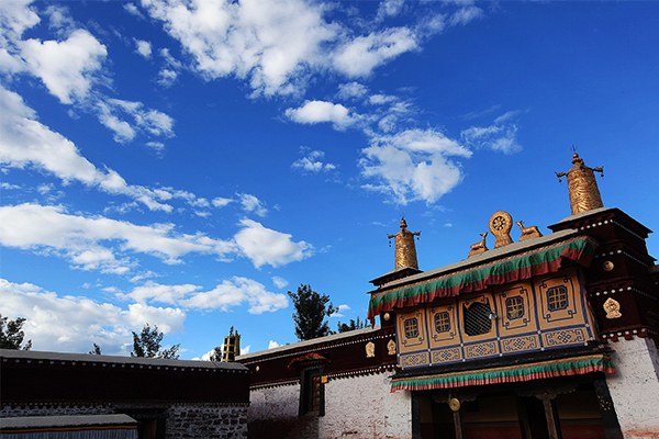 山南-桑耶寺-桑耶沙丘-雍布拉康(遠(yuǎn)觀)-昌珠寺1日游